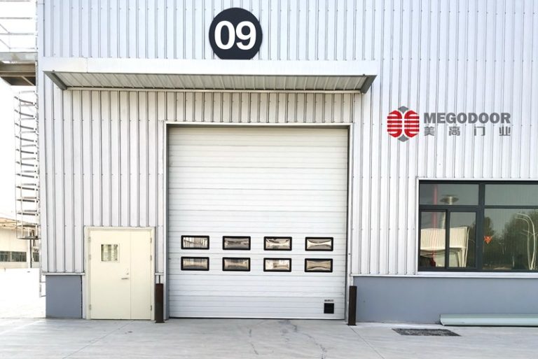 有CE認(rèn)證的提升門，出口與高標(biāo)準(zhǔn)項(xiàng)目的首選縮略圖